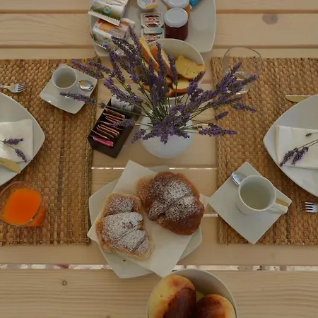 Bed & Breakfast Fermata 106 Da Carolina 4*